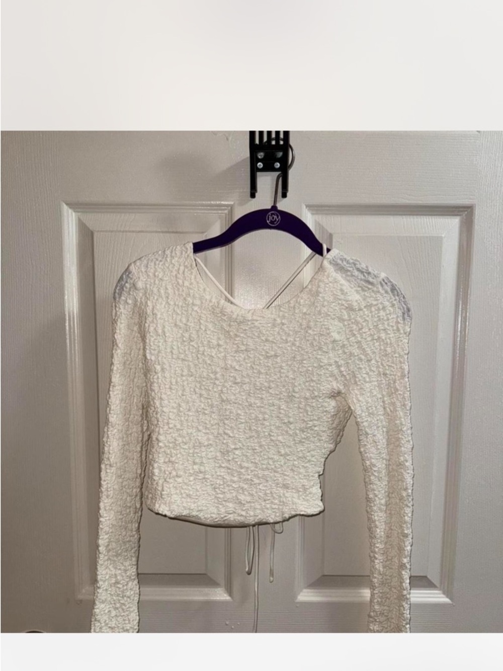 Astr White Textured Long-Sleeve Crop Top with Open Back